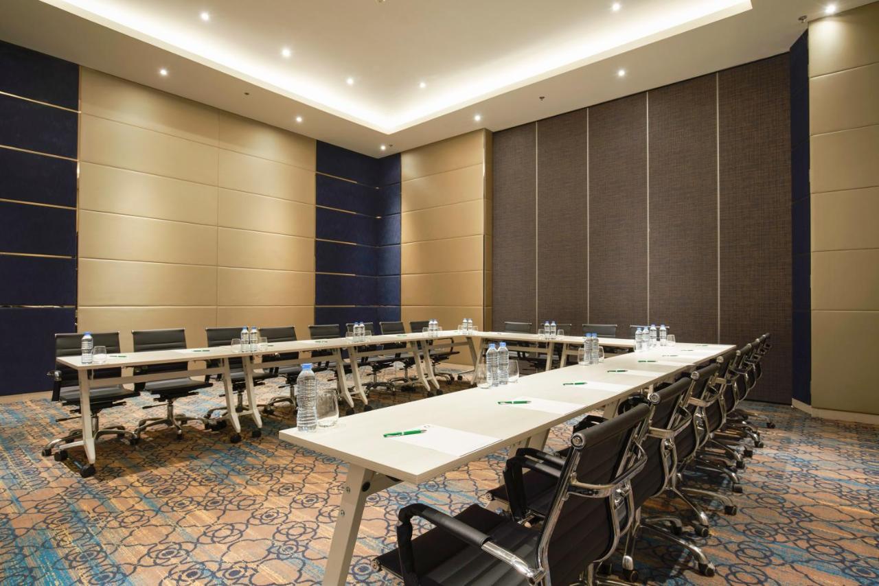 Khách sạn hẻo lánh Căn Hộ Cao Cấp Oakwood Sài Gòn 5*