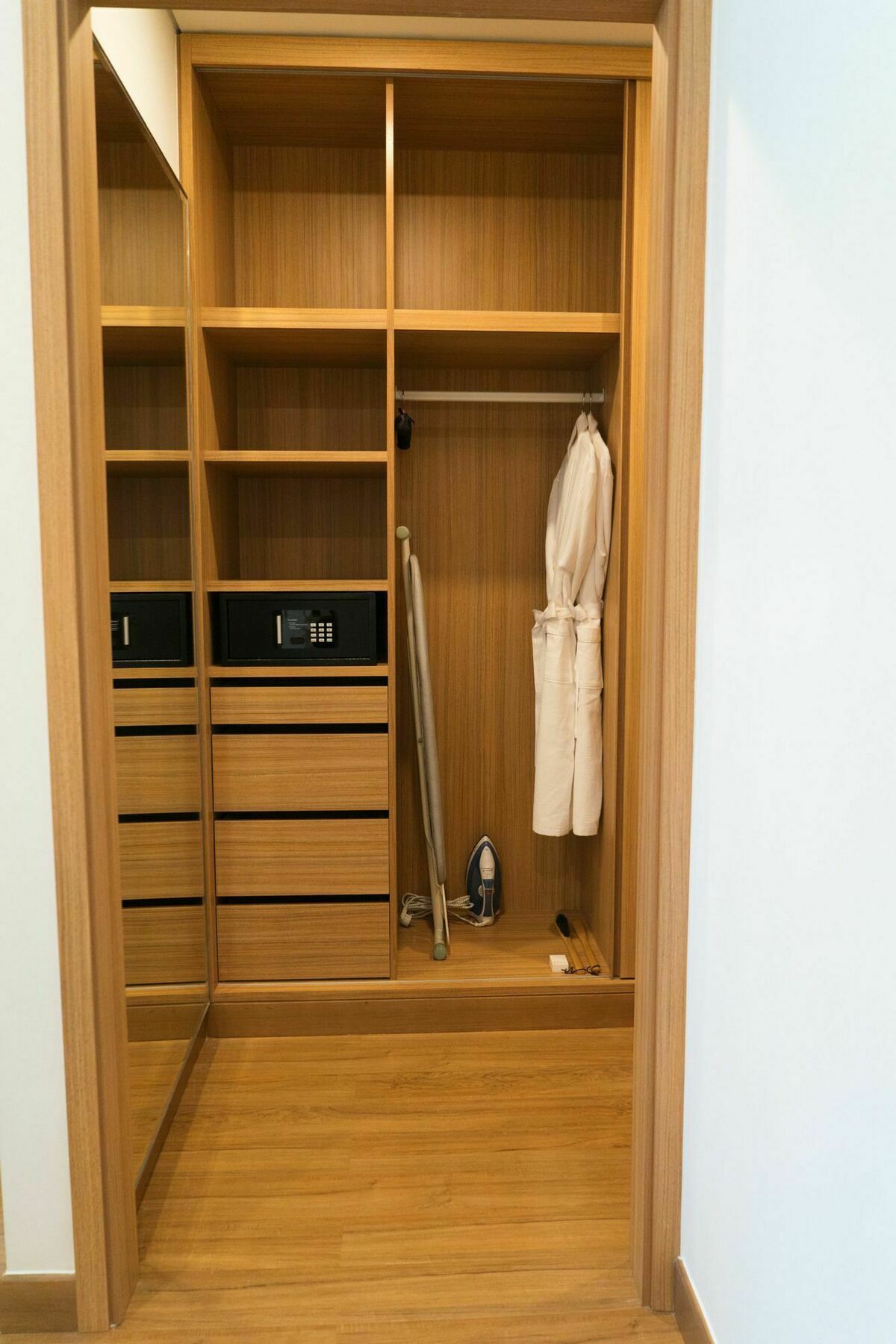Căn Hộ Cao Cấp Oakwood Sài Gòn Khách sạn hẻo lánh